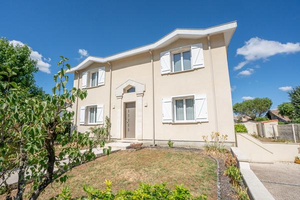 Maison Maison Saint Medard En Jalles 6 pièce(s) 137.22m2 137.22 m²