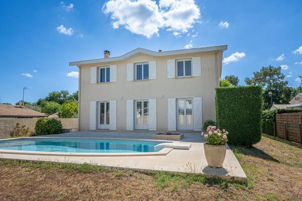 Maison Maison Saint Medard En Jalles 6 pièce(s) 137.22m2 137.22 m²