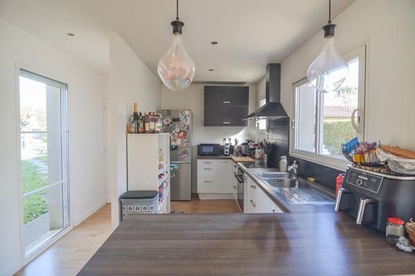 Maison Maison Familiale de 2013 - Quartier calme et résidentiel de "Gajac" - Saint Medard En Jalles 5 pièce(s) 99.37 m²