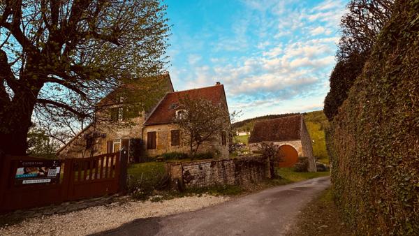 Bazoches (58190) Propriété de charme - Ancien presbytère avec vue exceptionnelle sur le château de Bazoches au prix de 318 000