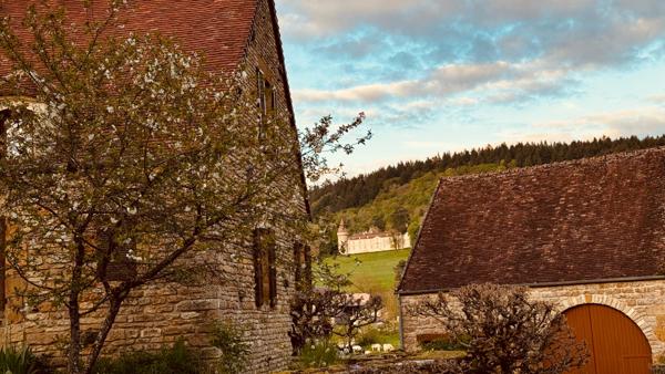 Bazoches (58190) Propriété de charme - Ancien presbytère avec vue exceptionnelle sur le château de Bazoches au prix de 318 000