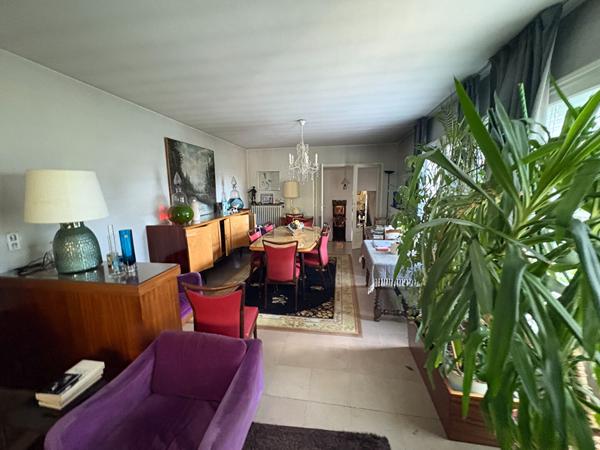 Maison spacieuse à vendre à Longue Jumelles