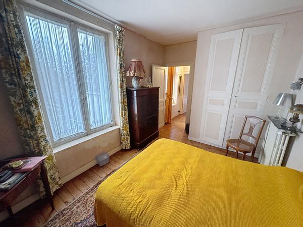 Maison spacieuse à vendre à Longue Jumelles