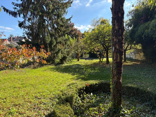 Maison spacieuse à vendre à Longue Jumelles