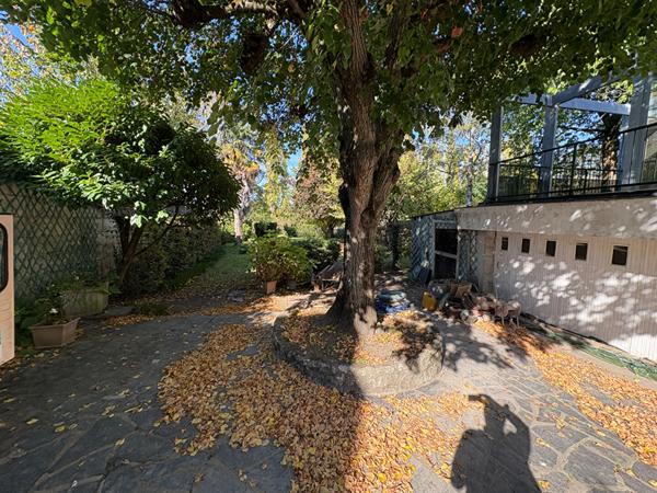 Maison spacieuse à vendre à Longue Jumelles