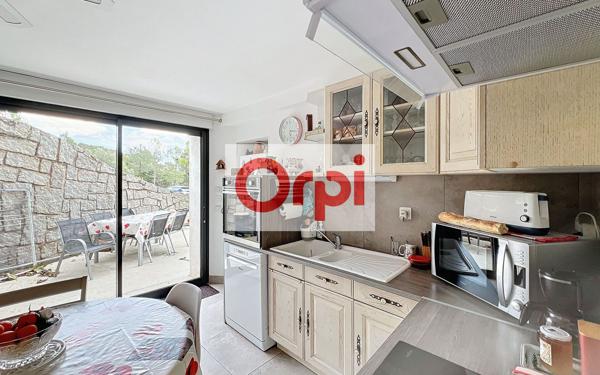 Maison à vendre    8 pièces •  Porto-Vecchio