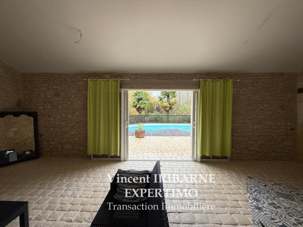 Chaniers (17610) Grande Maison Charentaise, 4 Chambres, Piscine, Jardin et Grange
