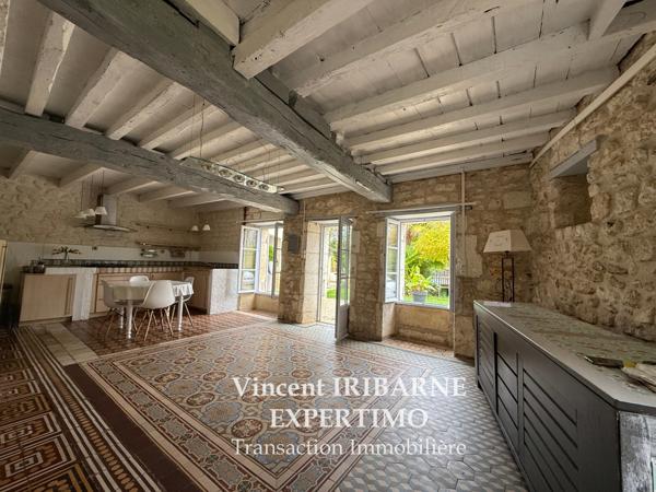 Chaniers (17610) Grande Maison Charentaise, 4 Chambres, Piscine, Jardin et Grange