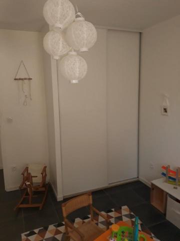 Arras (62000) MAISON INDIVIDUELLE DE PLAIN PIED DE 88 M² - 2 CHAMBRES - PLACE DE PARKING PRIVATIVE ET JARDINET - ARRAS