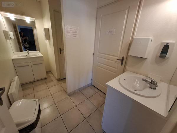 Fonds et/ou murs commerciaux à vendre à Saintes en Charente-Maritime (17100), ref : 17111-692