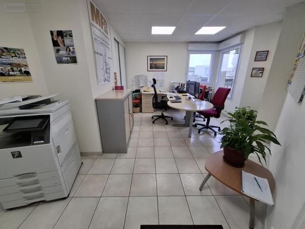 Fonds et/ou murs commerciaux à vendre à Saintes en Charente-Maritime (17100), ref : 17111-692