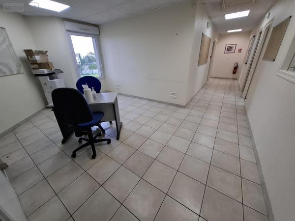 Fonds et/ou murs commerciaux à vendre à Saintes en Charente-Maritime (17100), ref : 17111-692