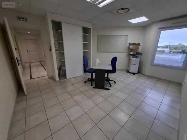 Fonds et/ou murs commerciaux à vendre à Saintes en Charente-Maritime (17100), ref : 17111-692