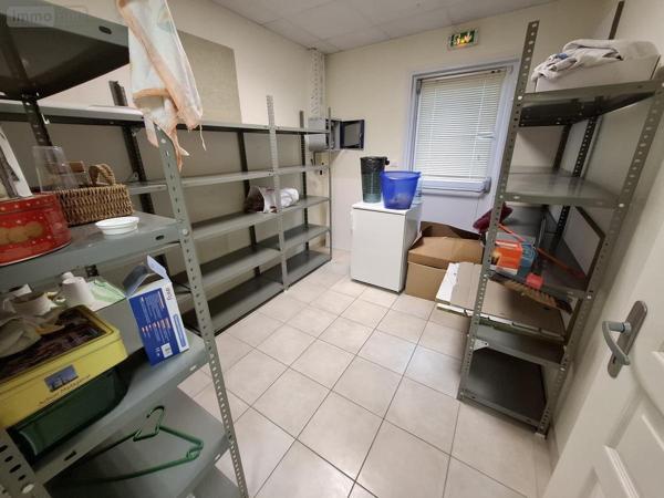 Fonds et/ou murs commerciaux à vendre à Saintes en Charente-Maritime (17100), ref : 17111-692