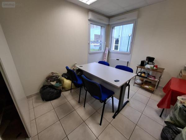 Fonds et/ou murs commerciaux à vendre à Saintes en Charente-Maritime (17100), ref : 17111-692