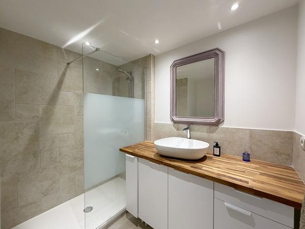 Hyères centre ville - Appartement de type 3 - Résidence récente - Garage