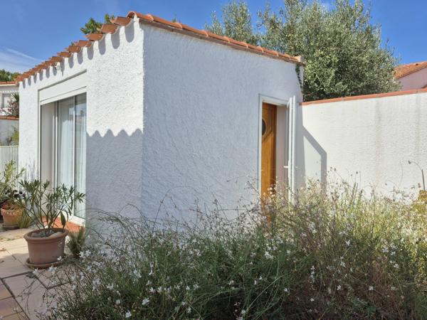 Maison familiale avec piscine et dépendance