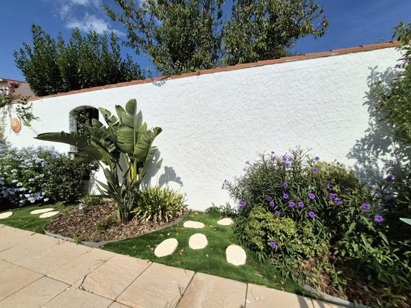 Maison familiale avec piscine et dépendance