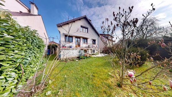 Maison à vendre à Franconville - 6 pièces, 3 chambres, jardin - A DEUX PAS DE JEANNE D'ARC
