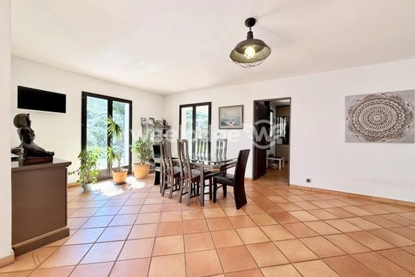 Maison à vendre 7 pièces de 185 m² à Fayence