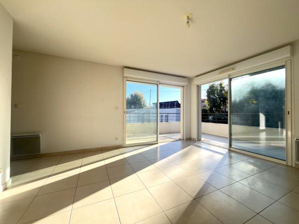 Cagnes-sur-Mer (06800) APPARTEMENT AVEC GARAGE PARKING ET VUE MER