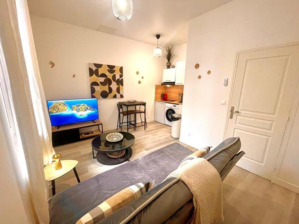 Superbe studio neuf entièrement équipé à deux pas de la gare !