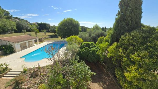 Maison à vendre 7 pièces LORGUES (83)