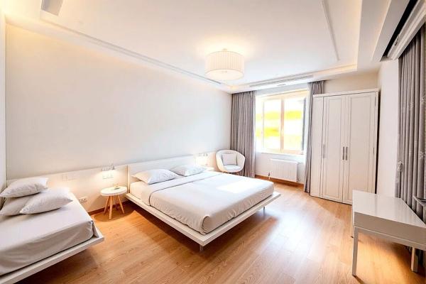 Maison + local commercial Saint Xandre Centre bourg