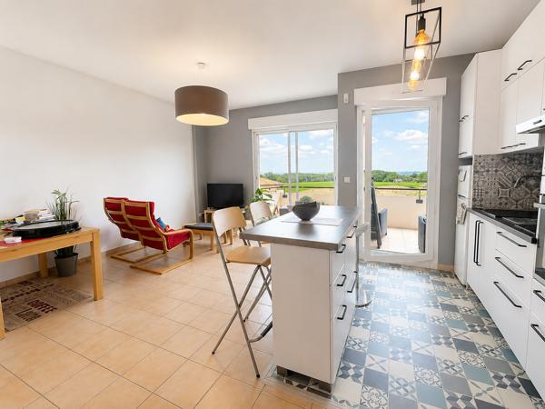 Appartement
         3 pièces
        - 60 m² Exclusivité 215 000 € *