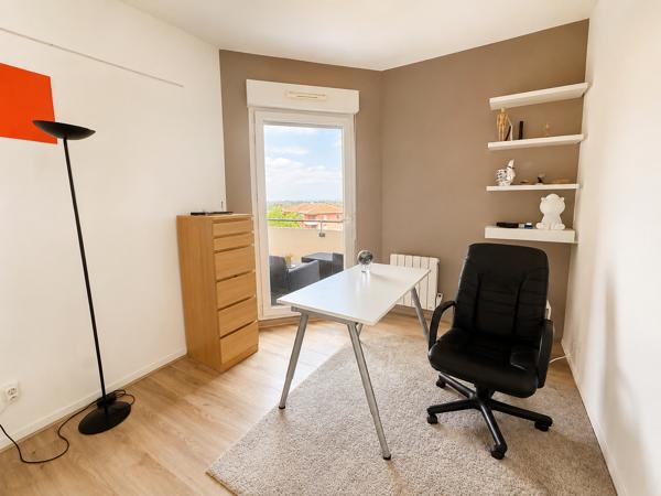 Appartement
         3 pièces
        - 60 m² Exclusivité 215 000 € *