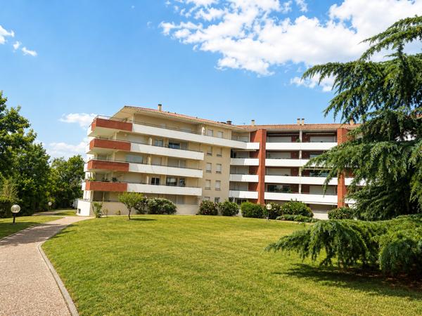 Appartement
         3 pièces
        - 60 m² Exclusivité 215 000 € *