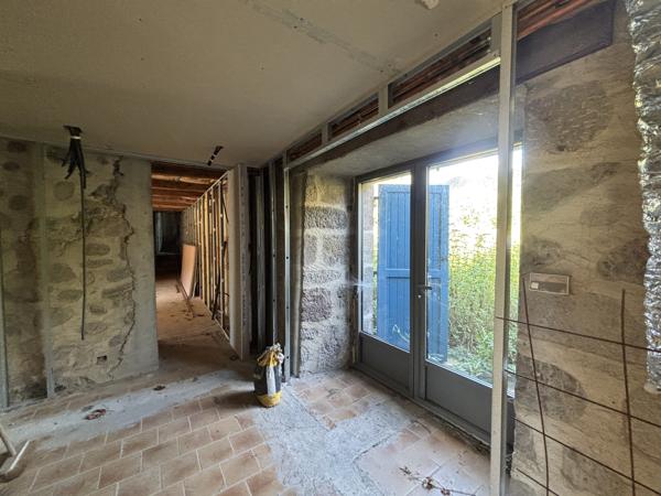 Maison 5 pièces en pierre VIC SUR CERE 15800