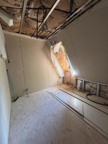 Maison 5 pièces en pierre VIC SUR CERE 15800