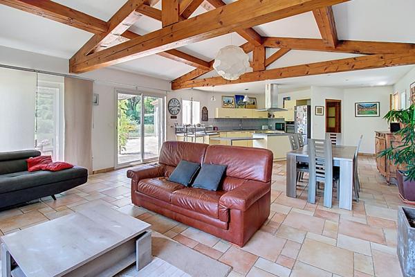 A VENDRE - Maison Draguignan 5 pièces 140 m² + 15 m² garage sur 4278 m² de jardin