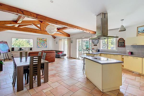 A VENDRE - Maison Draguignan 5 pièces 140 m² + 15 m² garage sur 4278 m² de jardin