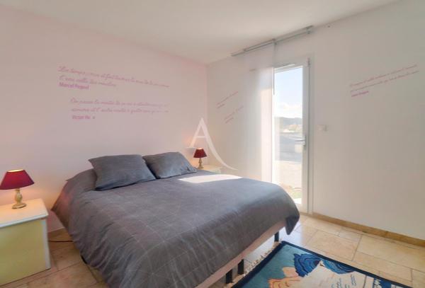 VILLA DE 87M2 AVEC TERRASSE PISCINE PARKING ET ABRI JARDIN