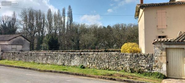 Maison de ville à vendre à Melle dans les Deux-Sèvres (79500), ref : 1685