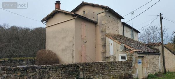Maison de ville à vendre à Melle dans les Deux-Sèvres (79500), ref : 1685