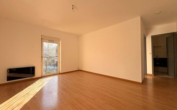 Immeuble à vendre    18 pièces •  Cransac