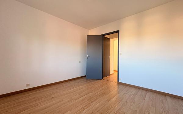 Immeuble à vendre    18 pièces •  Cransac