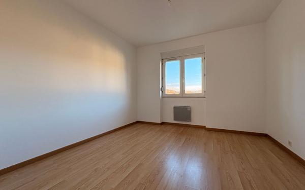 Immeuble à vendre    18 pièces •  Cransac