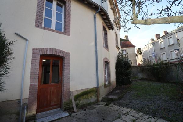 Maison de 200m², avec magasin au rez de chaussée