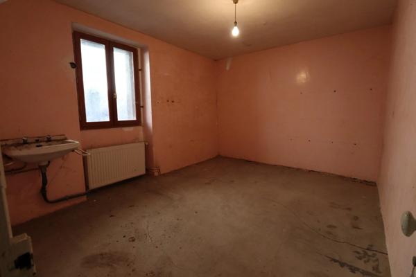 Maison de 200m², avec magasin au rez de chaussée