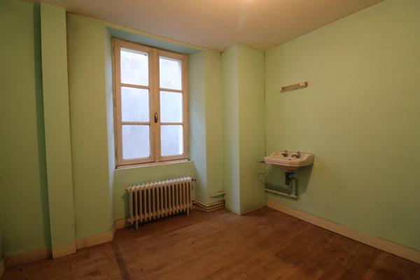 Maison de 200m², avec magasin au rez de chaussée