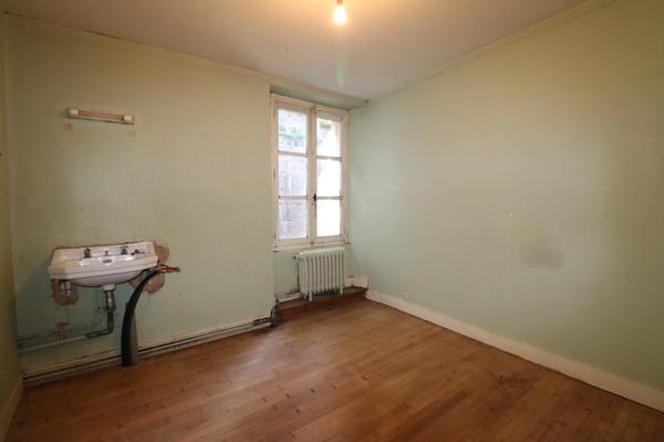 Maison de 200m², avec magasin au rez de chaussée