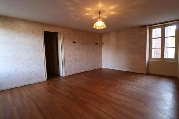 Maison de 200m², avec magasin au rez de chaussée