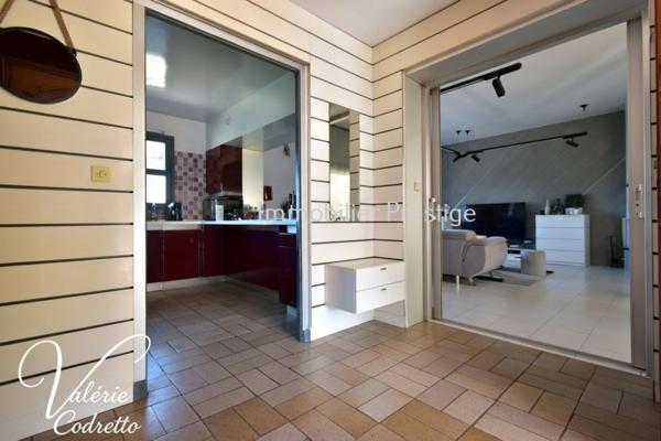 Villa 6 chambres avec terrain plat, piscine et 4 garages La Moutonne La Crau 155 m² habitables