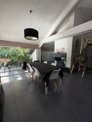CHALLANS - MAISON 4 CHAMBRES AVEC PISCINE ET DEPENDANCES