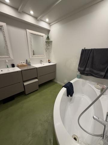 CHALLANS - MAISON 4 CHAMBRES AVEC PISCINE ET DEPENDANCES