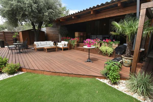 Villa 145 m² plain-pied, piscine  au sel, chauffée & pool house, 1 300 m² de terrain